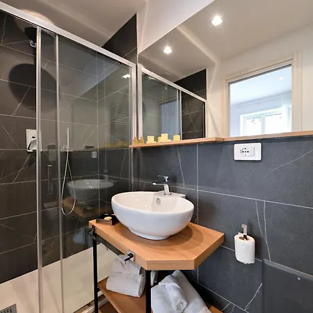 Ponte Di Tappia 4*
